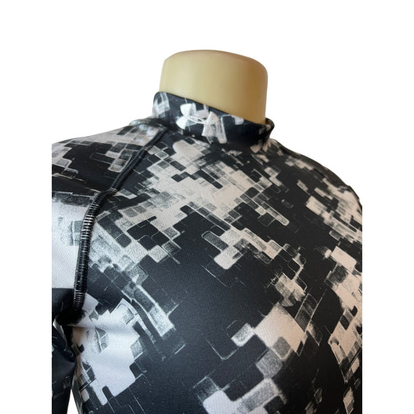 Under Armour Girl's Youth Black & White Digital Camo Design Shirt YLG Large