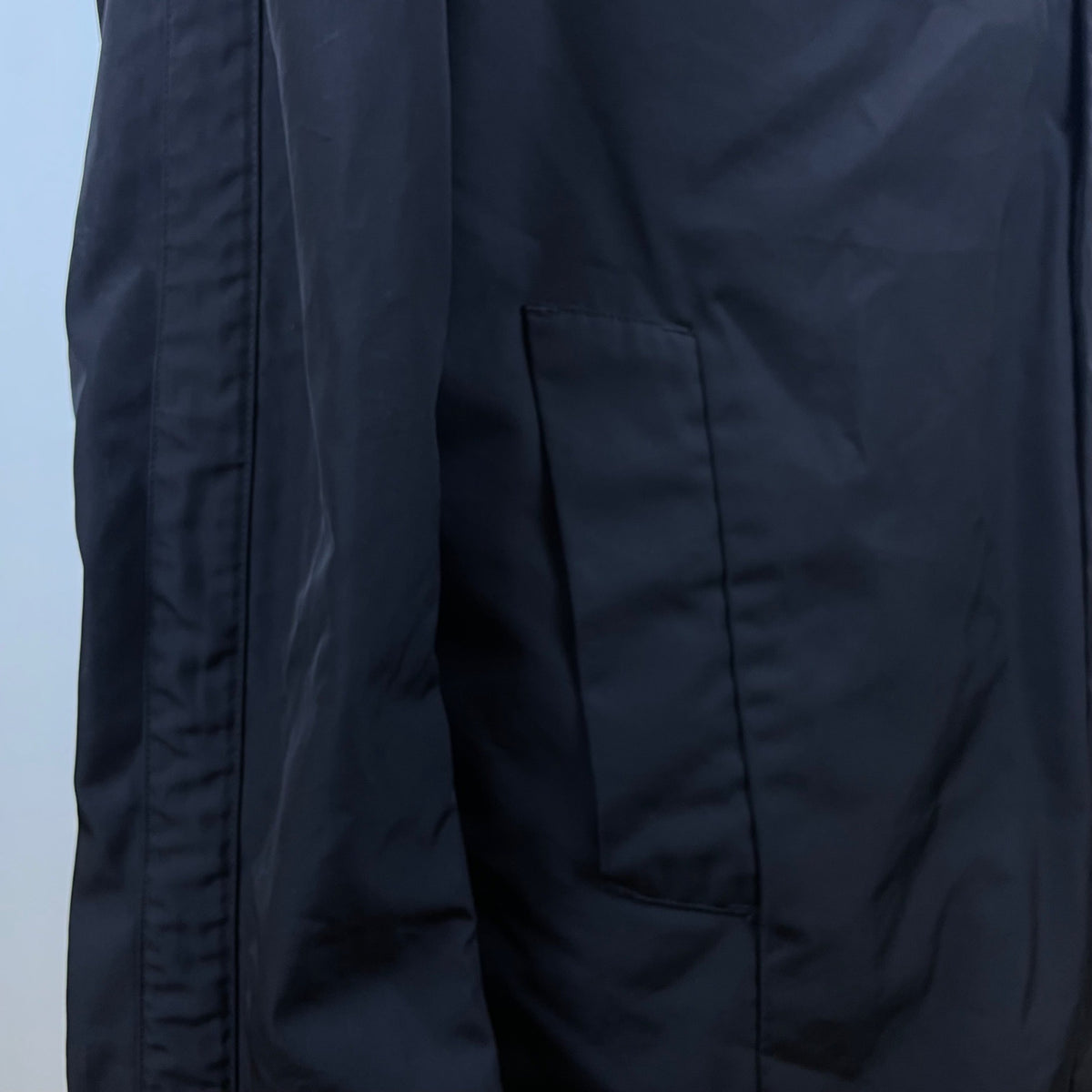 Nike Mens Black Polyester Jacket Long Sleeve Lightweight Design Size L