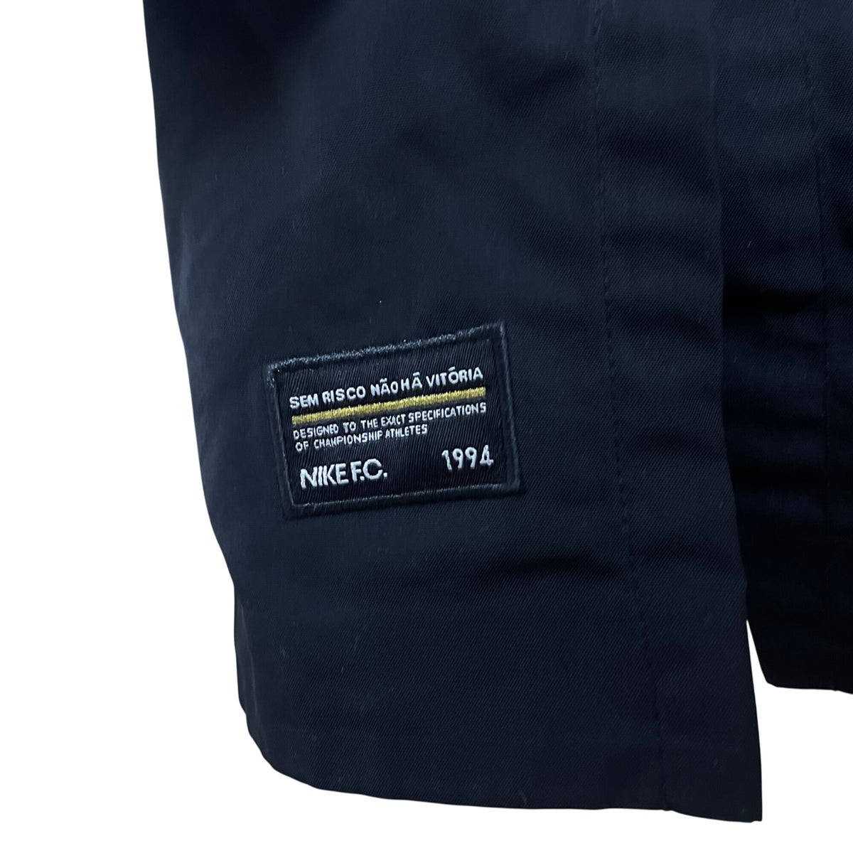 Nike Mens Black Polyester Jacket Long Sleeve Lightweight Design Size L