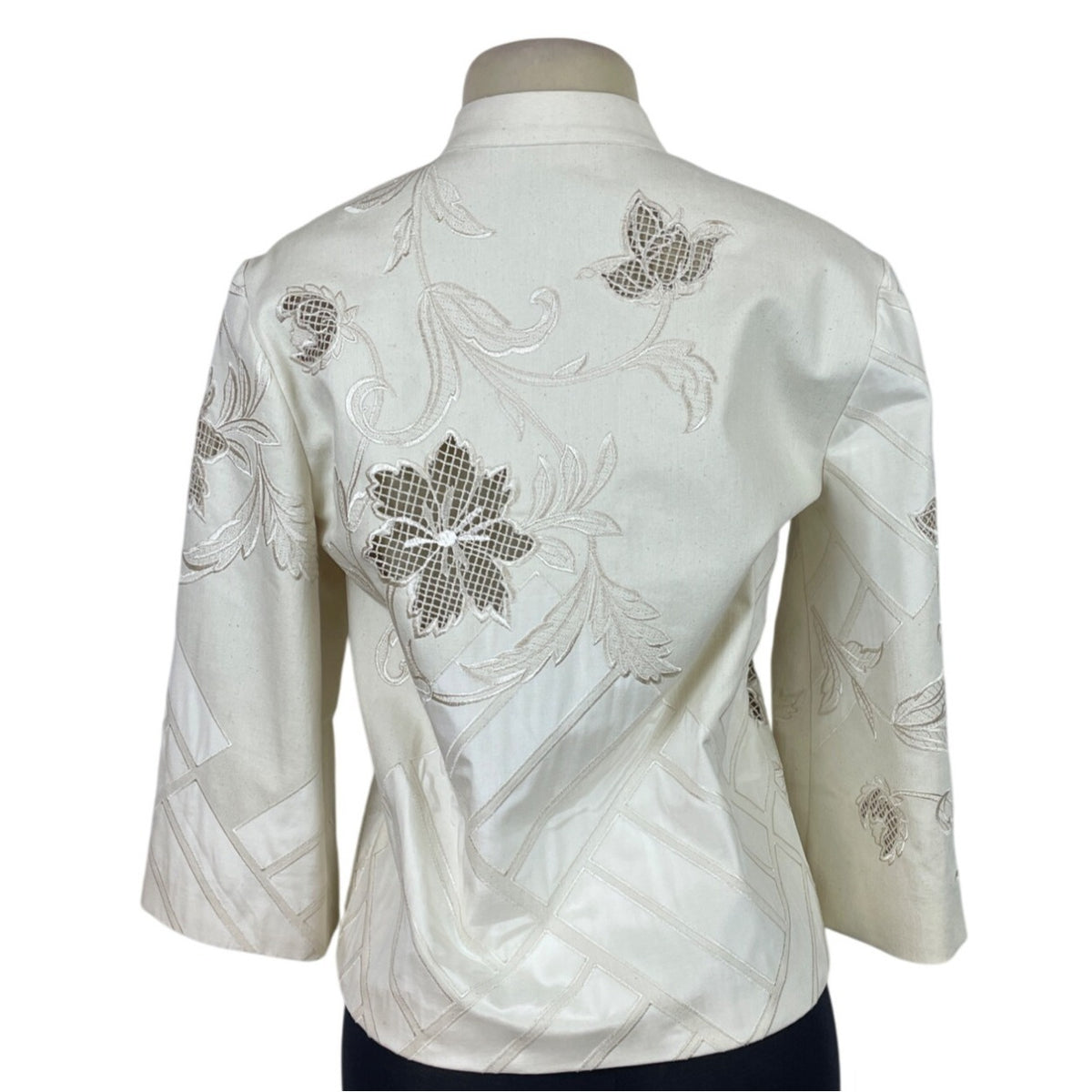 Chicos Womens Ivory Embroidered Open Front Jacket Floral Design Size 1
