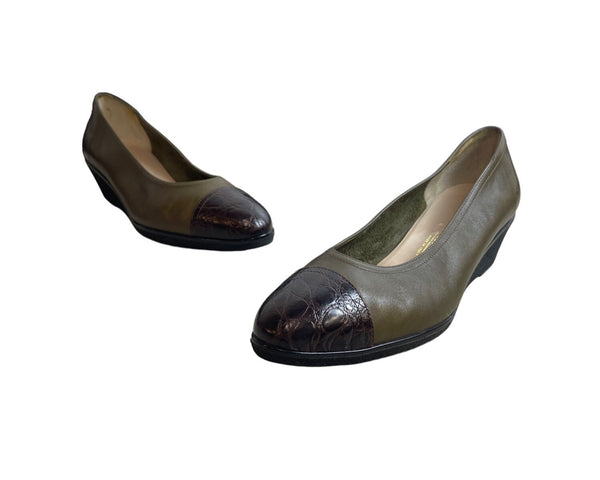 Vintage Salvatore Ferragamo Women's Olive Green Flat Shoes Sz 8B