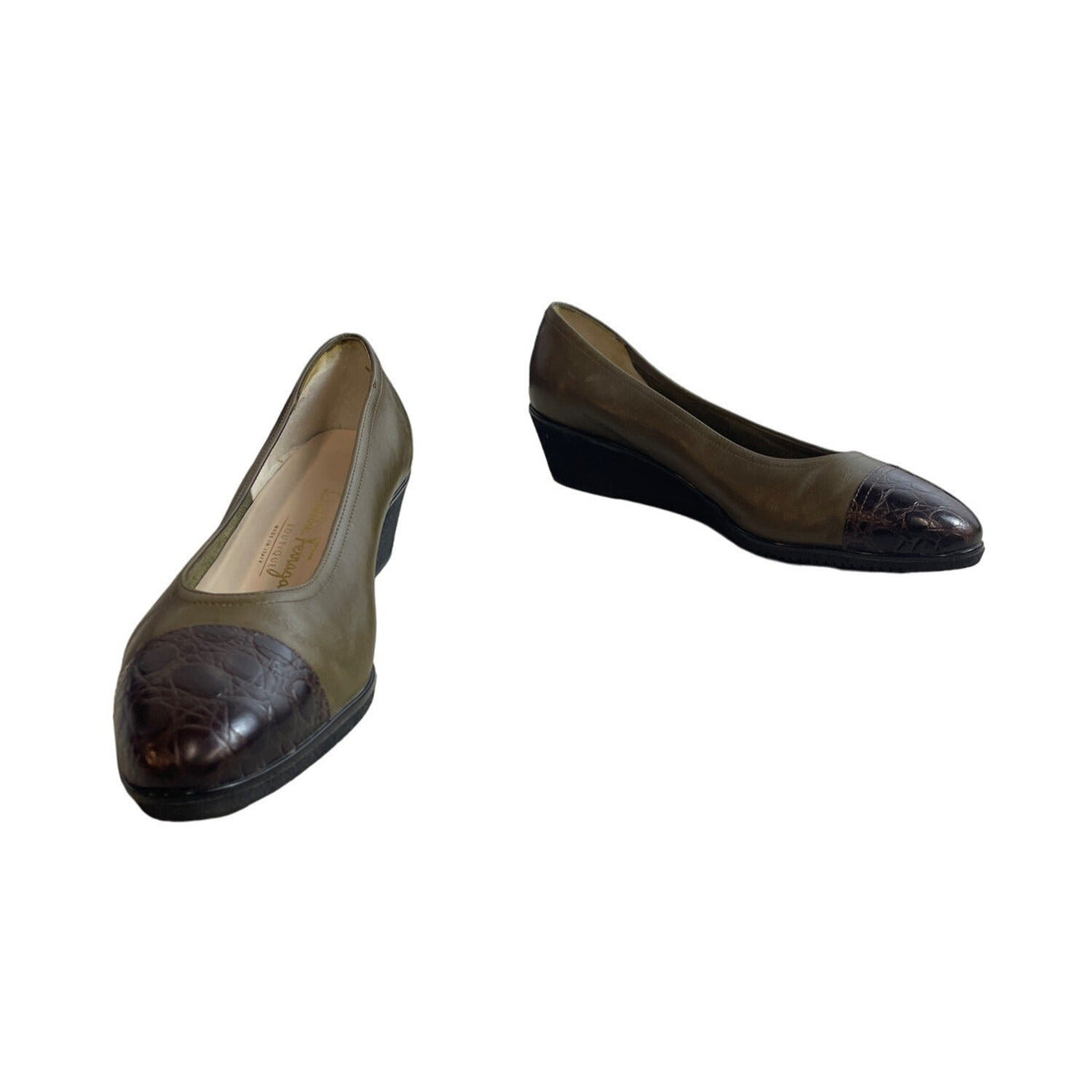 Vintage Salvatore Ferragamo Women's Olive Green Flat Shoes Sz 8B