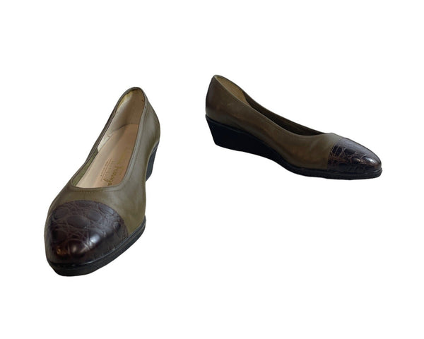 Vintage Salvatore Ferragamo Women's Olive Green Flat Shoes Sz 8B