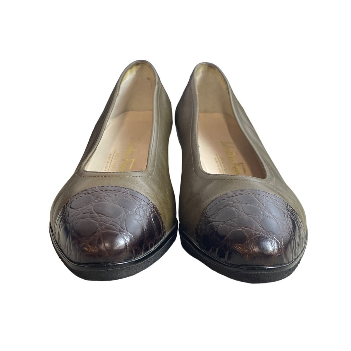 Vintage Salvatore Ferragamo Women's Olive Green Flat Shoes Sz 8B