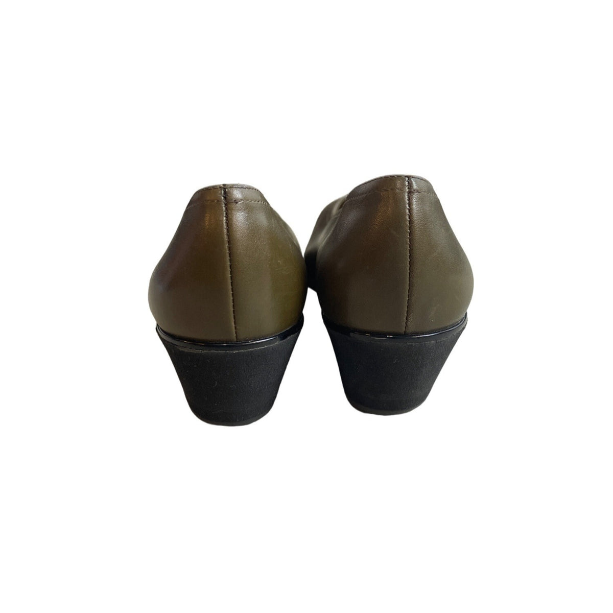 Vintage Salvatore Ferragamo Women's Olive Green Flat Shoes Sz 8B