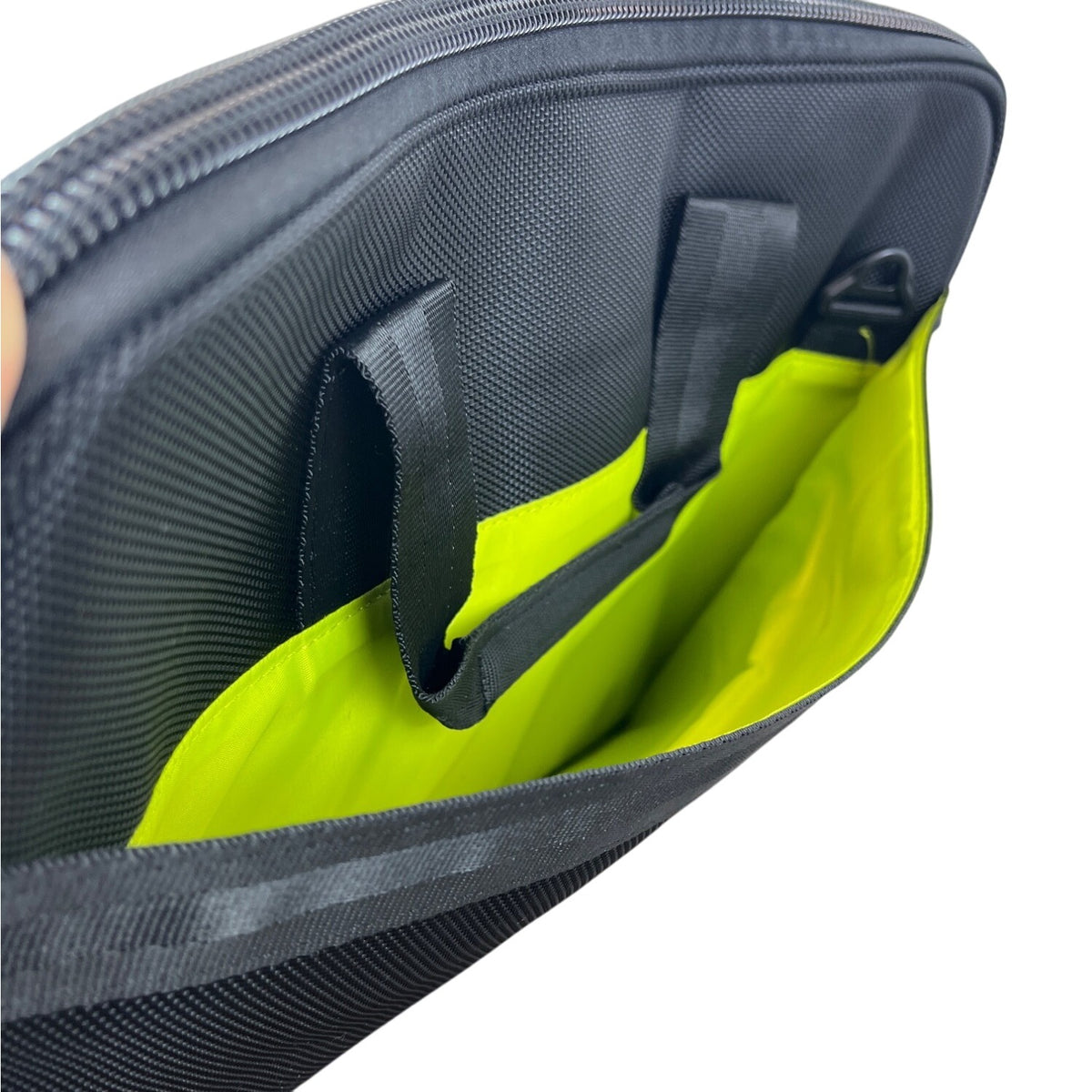 Cocoon Black Ballistic Nylon With GRID-IT Organizer Expandable Laptop Case  Sz M