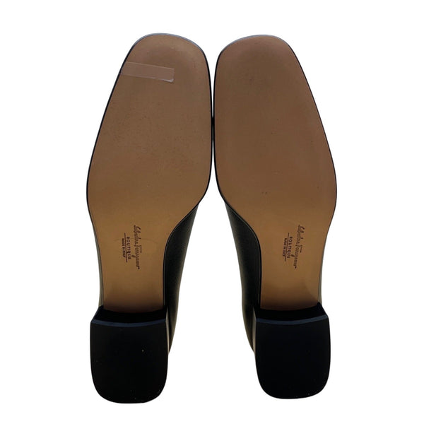 Salvatore Ferragamo Women’s Black Nero Pebble Leather Arcade Pumps Sz 6.5 - New