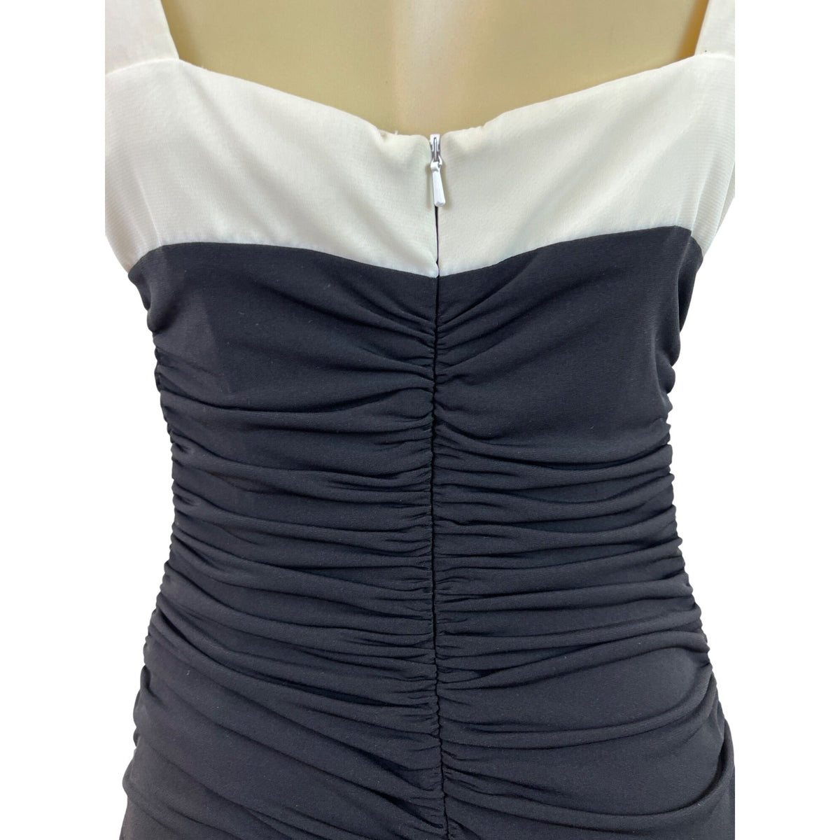 Js Boutique Ruched Black & White Sleeveless Dress With Beaded Neckline  Szize 10