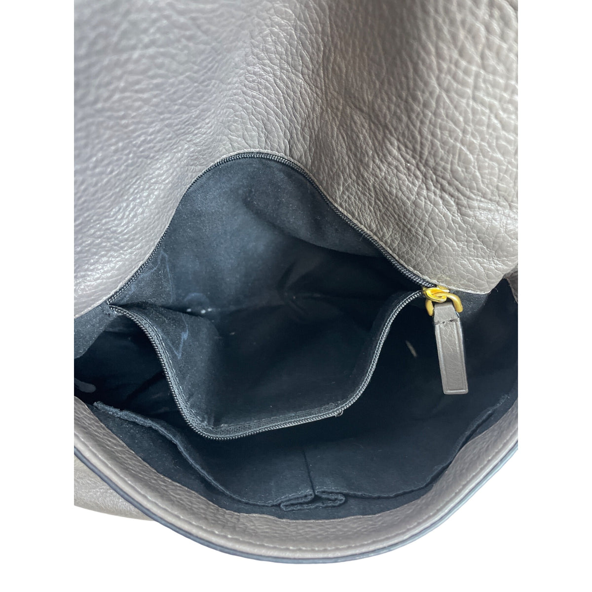 Marc Jacobs Women’s Grey Leather Classic Q Natasha Shoulder Bag Gold Details SzM