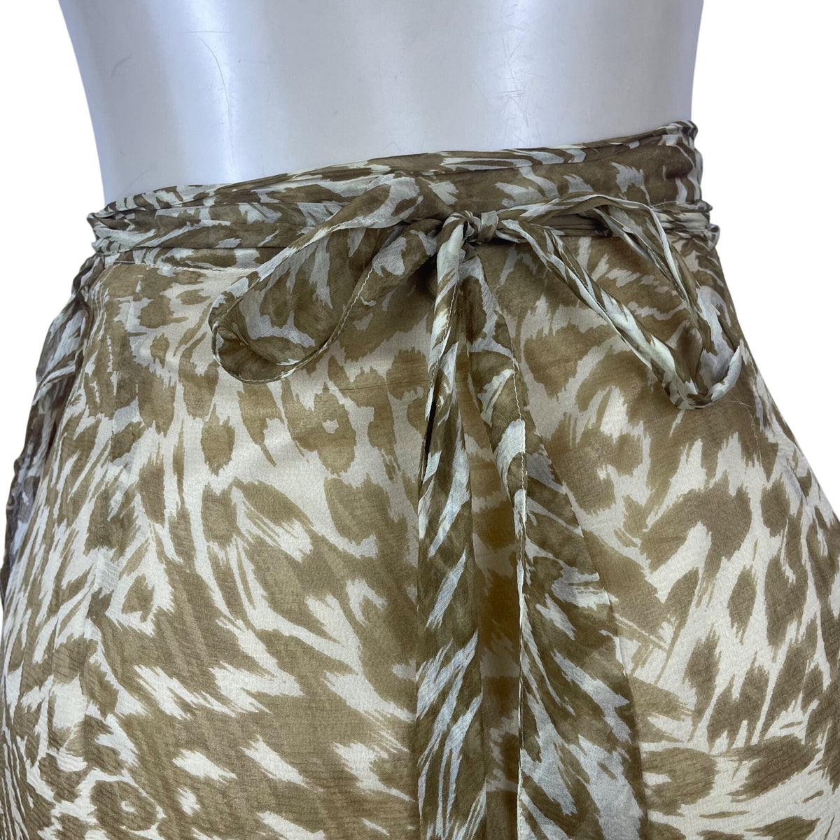Sarah Horne Design Women’s Beige White Animal Print Skirt & Blouse Set