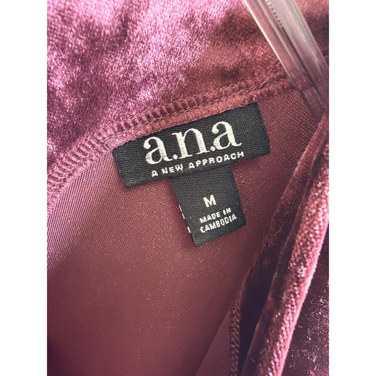 A.n.a Womens Burgundy Velvet Long-Sleeve Top Keyhole Back Detail Size M