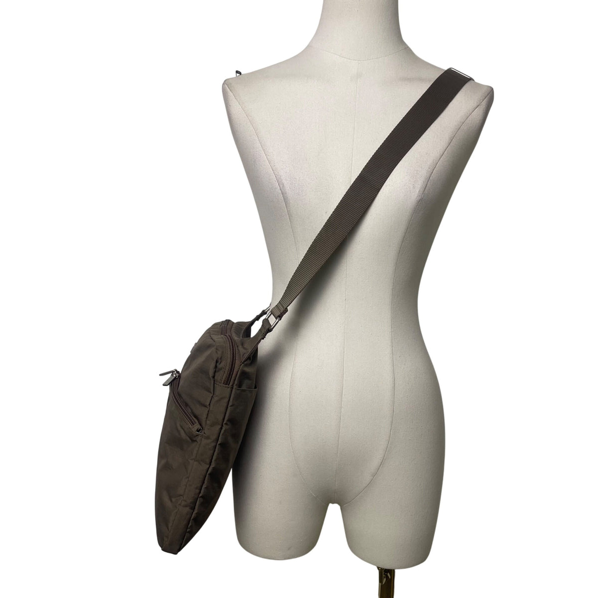 Baggallini Women’s Brown Nylon Adjustable Strap Travel Organizer Crossbody Bag