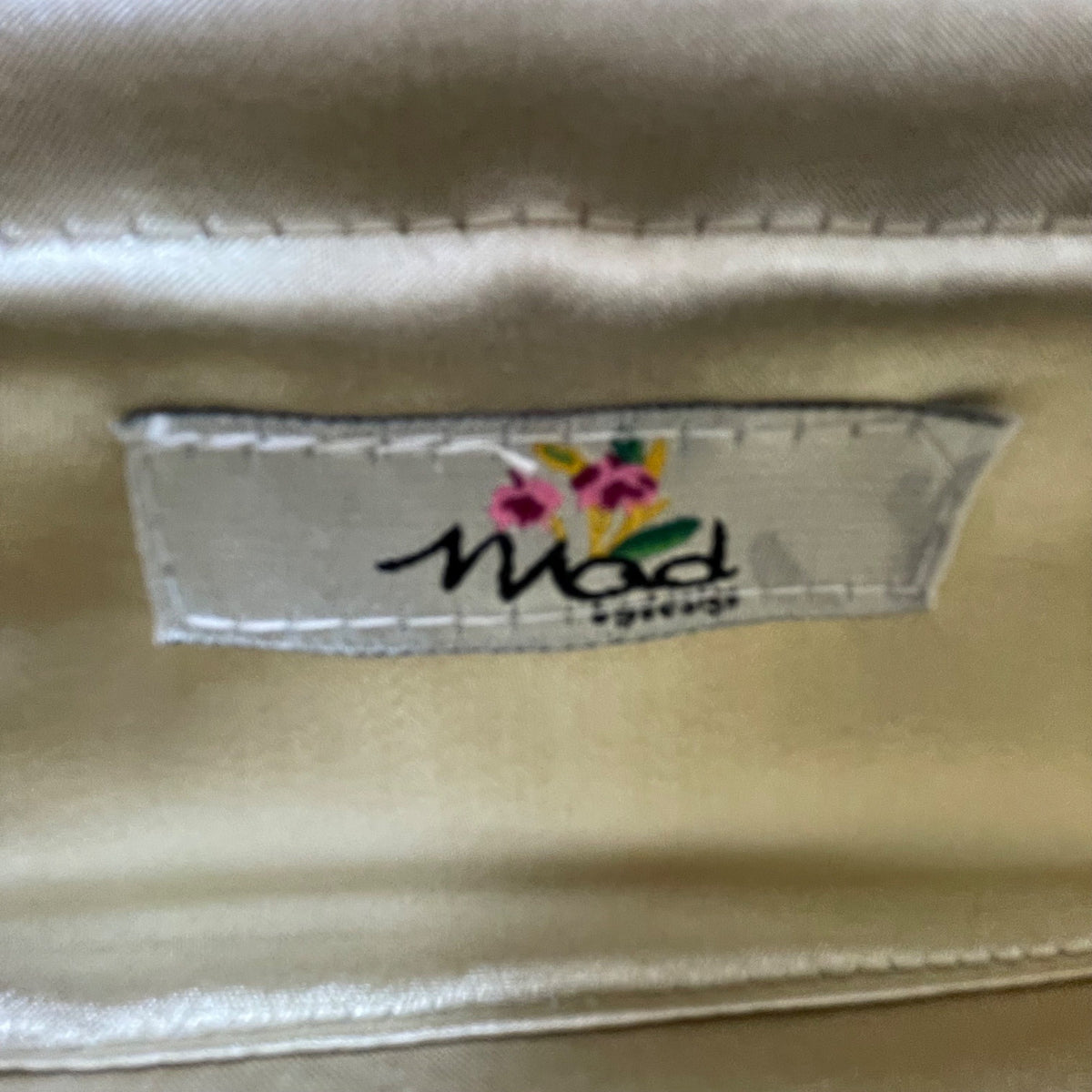 Mad Design Women’s Ivory Multicolor Shell With Tortoise Handle Elegant Clutch