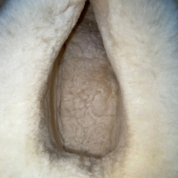 Shearling Supreme Unisex Beige Suede Cozy Sheepskin Rolltop Slippers Sz W11/M10