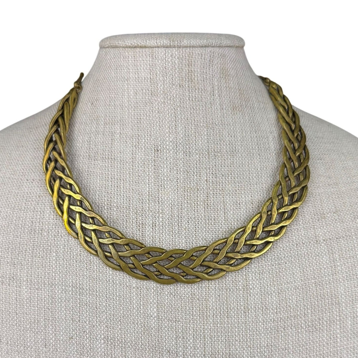 Vintage Womens Gold Tone Alloy Woven Chain Necklace With Hook Clasp