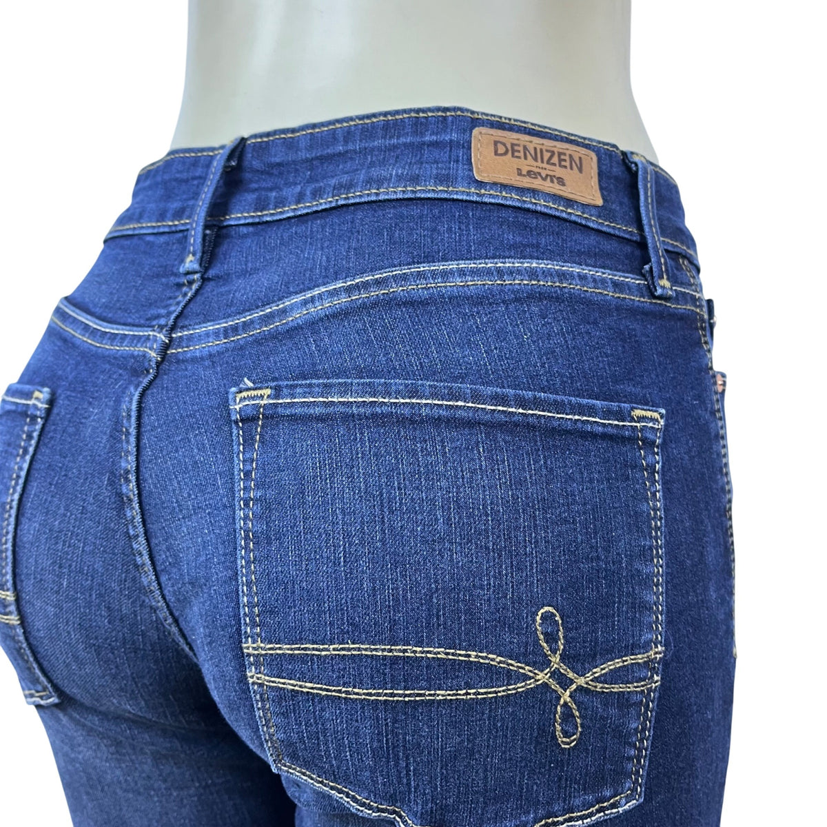 Denizen Levi’s Women's Dark Blue Denim Capri Jeans Stretch Slim Fit Sz 4