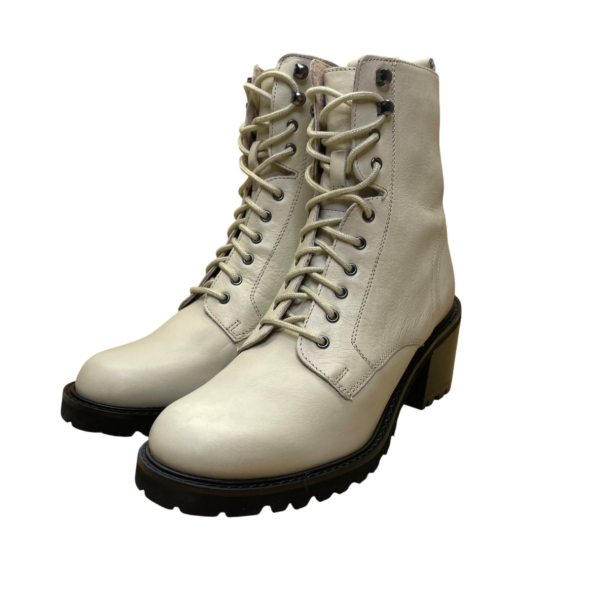 Seychelles Women’s Irresitible Off White Leather Side Zip Up Ankle Boots Sz 7.5