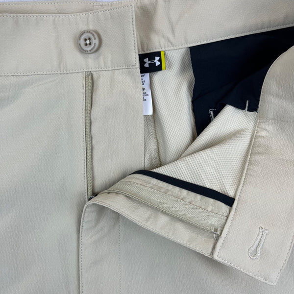 Under Armour Mens Beige Flat Front Golf Pants Lightweight Size 44 - New