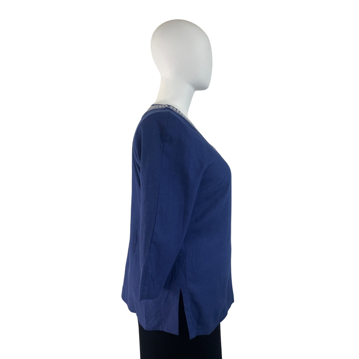 Carole Little Women’s Blue 3/4 Sleeve Top Embroidered Neckline Split Hem Sz 1X