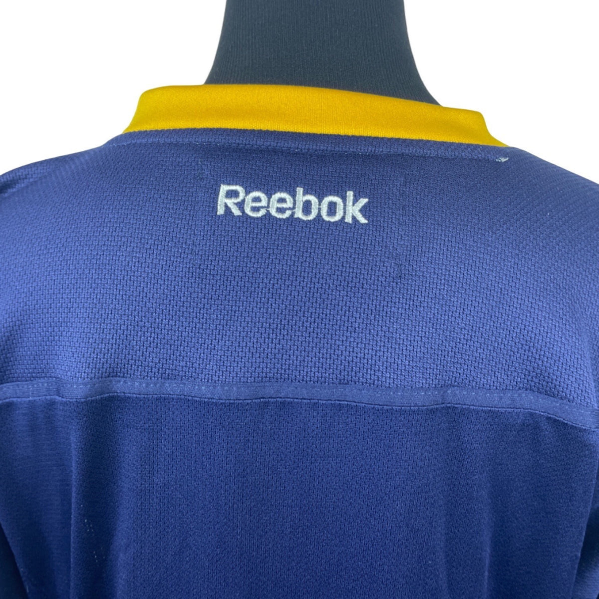 Reebok Buffalo Sabres Youth Boy's Navy Blue and Yellow NHL Jersey Sz L-XL