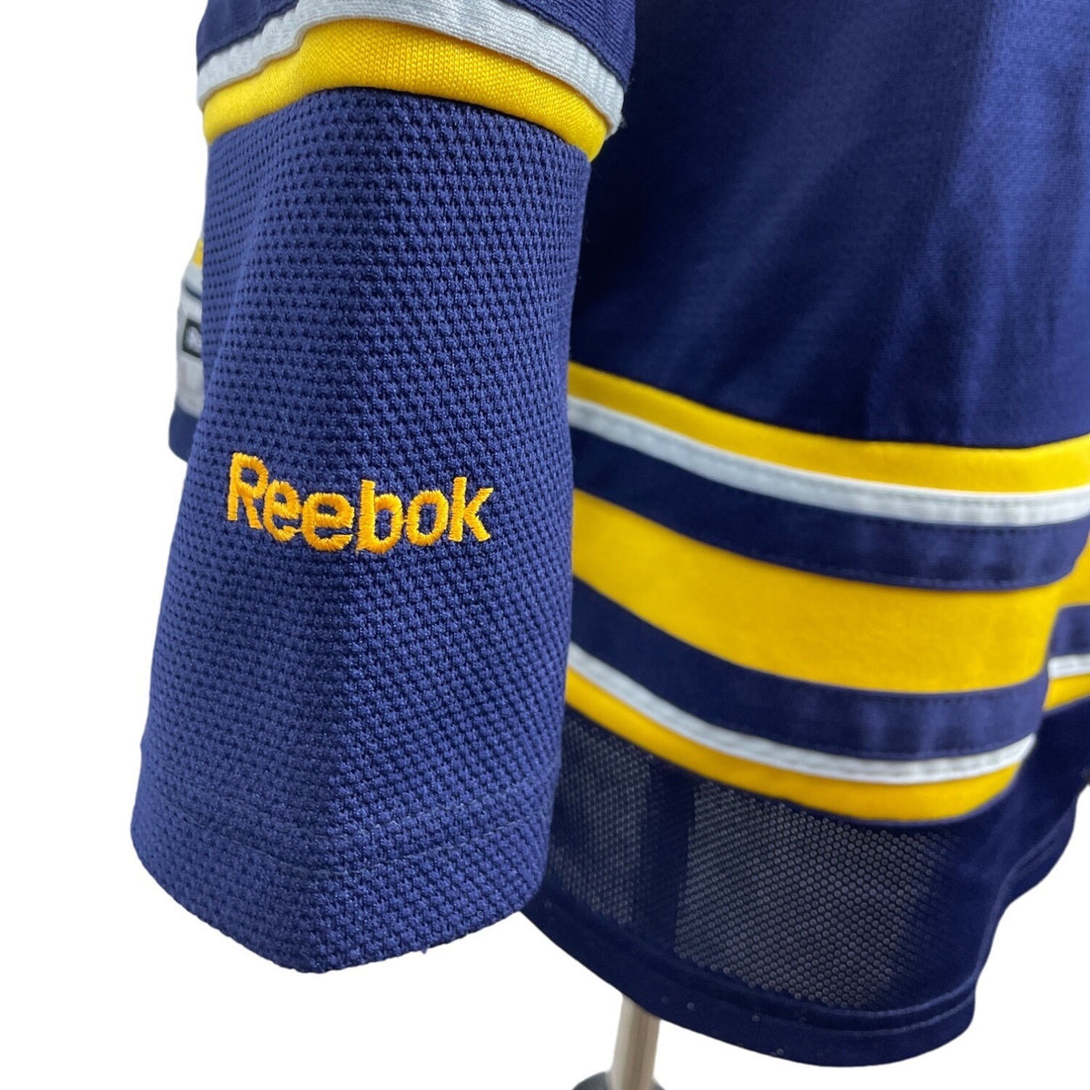 Reebok Buffalo Sabres Youth Boy's Navy Blue and Yellow NHL Jersey Sz L-XL