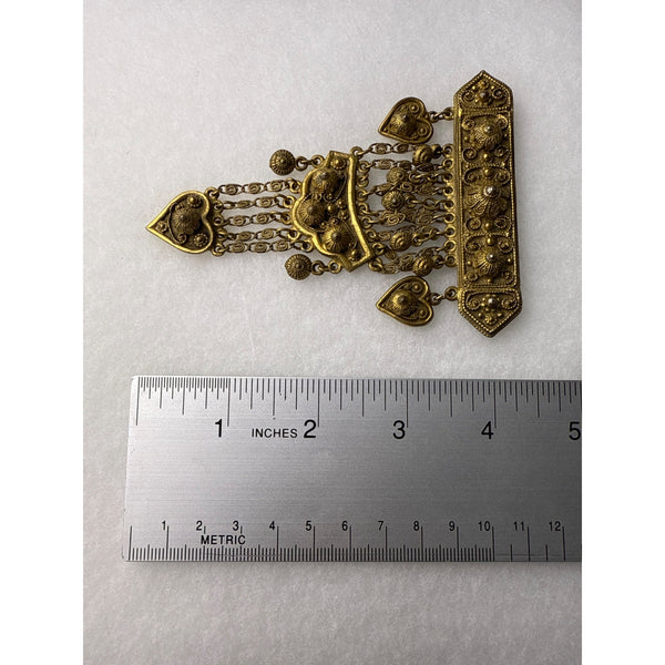 Rice-Weiner Etrusceana Dangling Gold Tone Filigree Brooch With Heart Charms