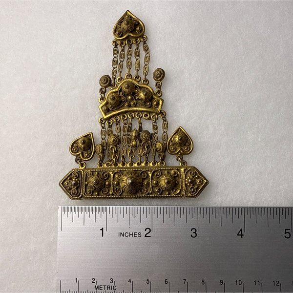 Rice-Weiner Etrusceana Dangling Gold Tone Filigree Brooch With Heart Charms
