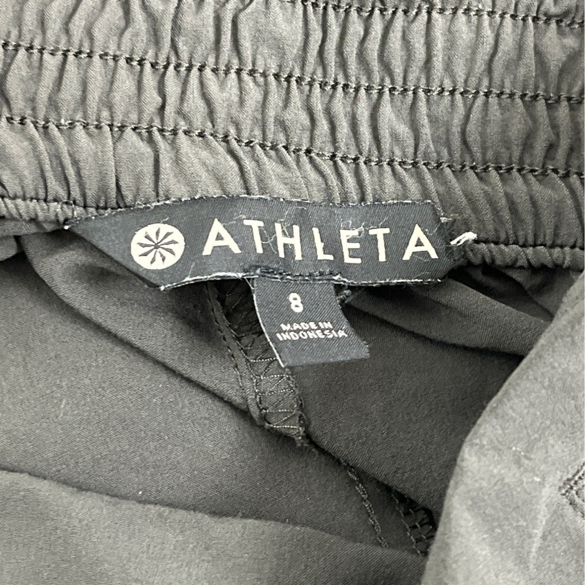 Athleta Womens Gray Elastic Waist Cargo Pants With Zipper & Snap Pockets Size 8
