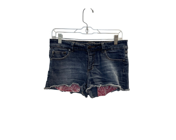 Forever 21 Womens Distressed Denim Shorts Red Bandana Accent Pockets Comfortable Size 29