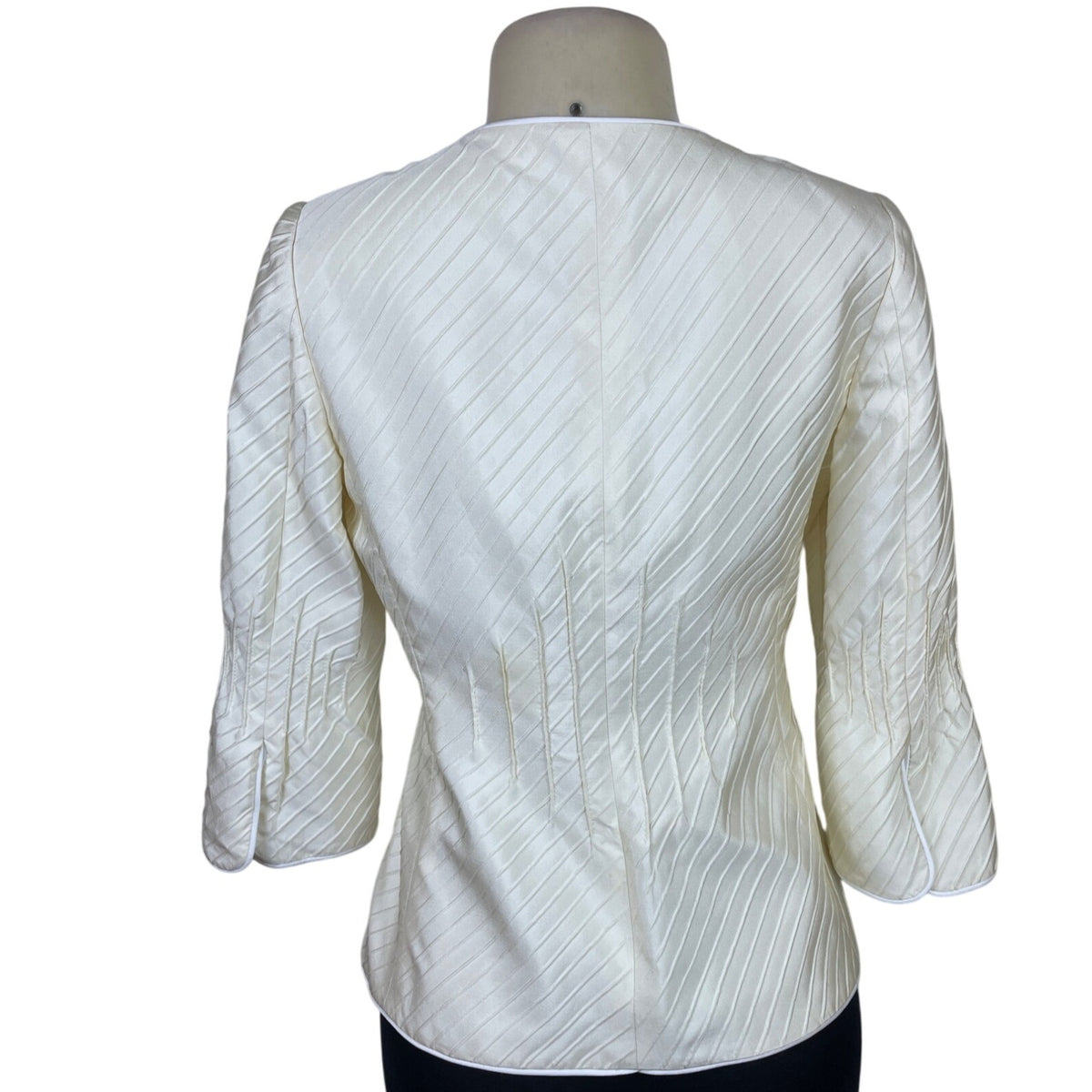 Armani Women’s Ivory Diagonal Stripe Satin-Like Blazer Sz 8