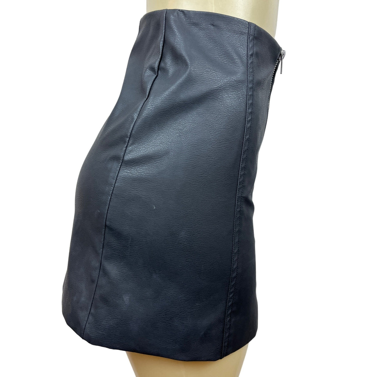 DIVIDED Women 's Black Faux Leather Zip Up Mini Skirt Size 2