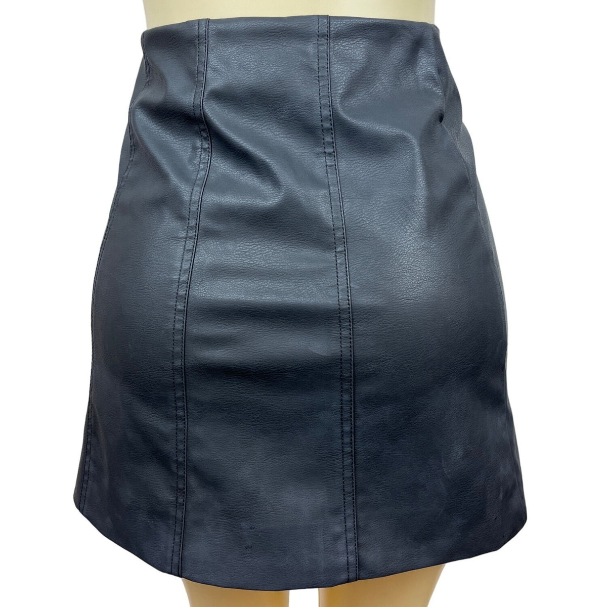 DIVIDED Women 's Black Faux Leather Zip Up Mini Skirt Size 2