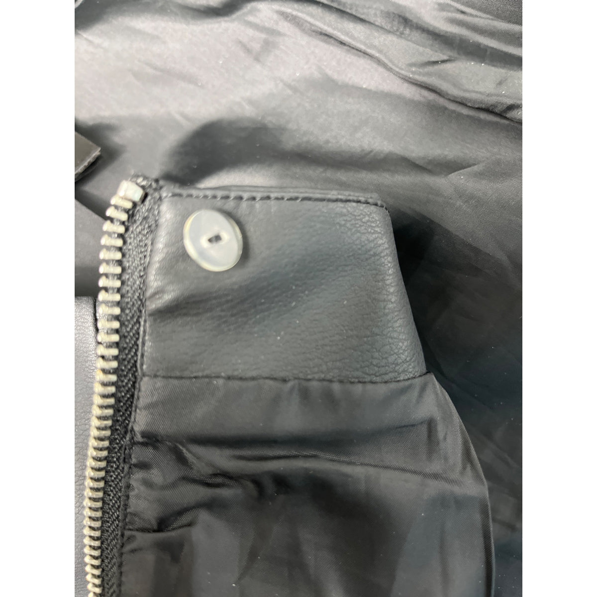 DIVIDED Women 's Black Faux Leather Zip Up Mini Skirt Size 2
