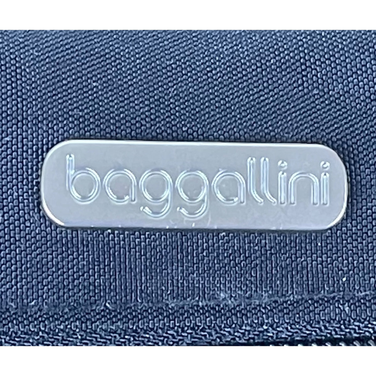 Baggallini Women’s Black Nylon Multi-Pocket Adjustable Crossbody Bag Size M