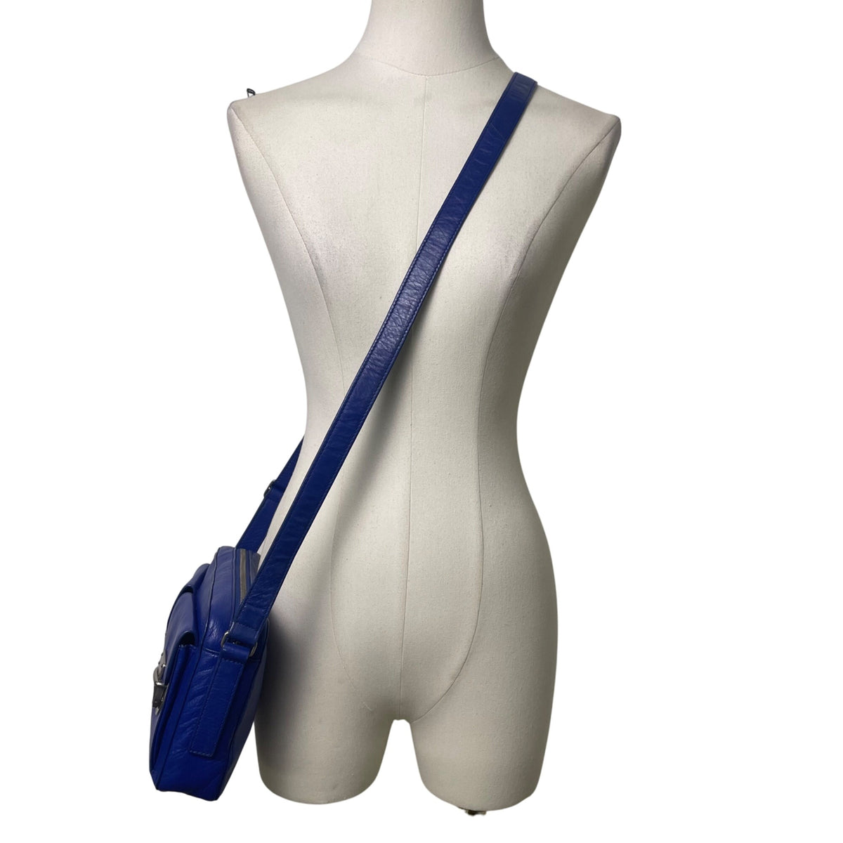 Fossil Women’s Blue Leather Adjustable Strap Dual Front Pockets Crossbody Bag