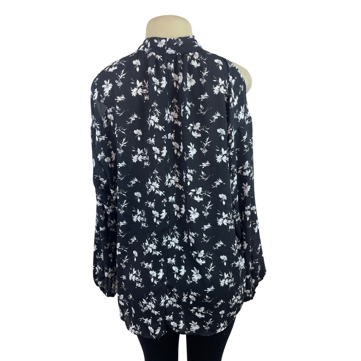 Torrid Women’s Cold Shoulder Floral Print Blouse With Tie Neck Tie Size 1 - New