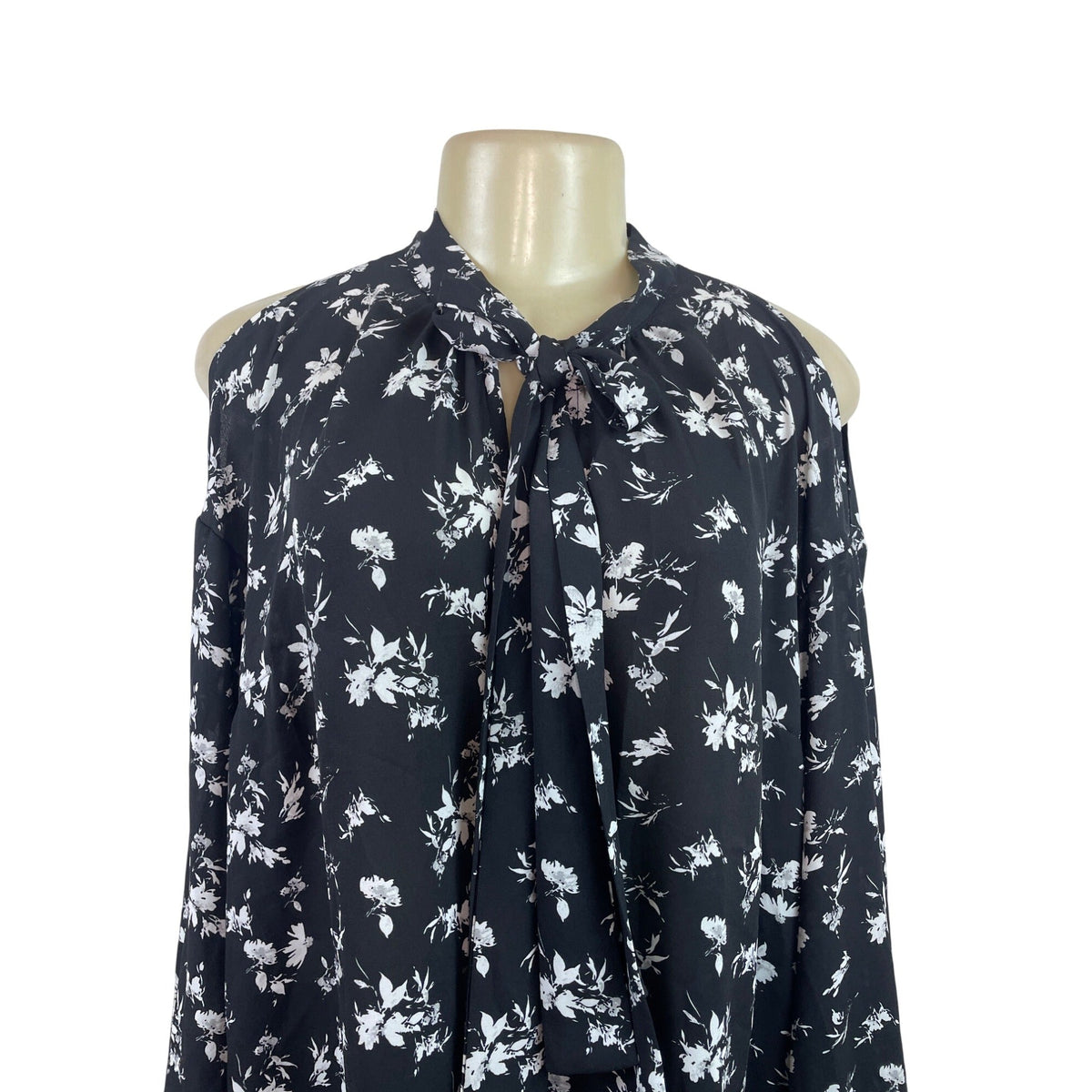 Torrid Women’s Cold Shoulder Floral Print Blouse With Tie Neck Tie Size 1 - New