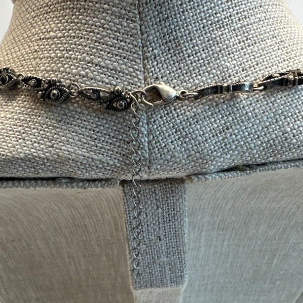 Vtg Victorian Silver Tone Necklace with Faux Pearls and Black Rhinestones 16in