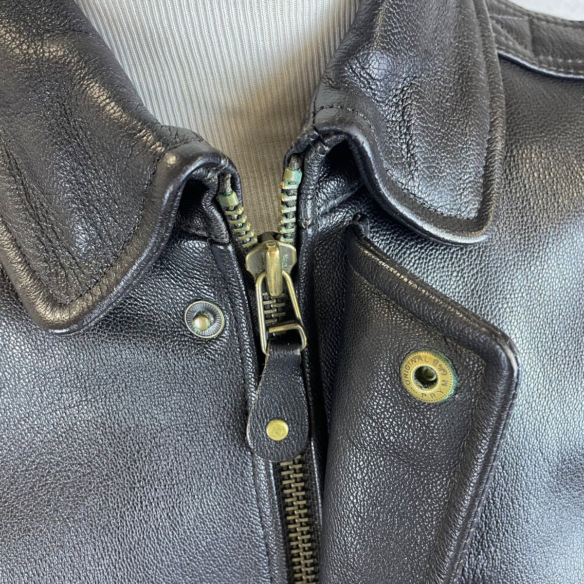 L.L. Bean Mens Black Goatskin Leather Bomber Jacket Insulated Warm Durable Sz M