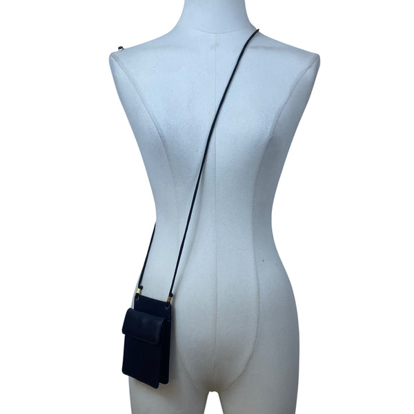 ILI Womens Black Leather Crossbody ID Holder Compact Bag