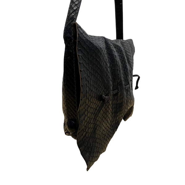 Vintage Womens Black Faux Snake Skin Suede Interior Crossbody Shoulder Bag
