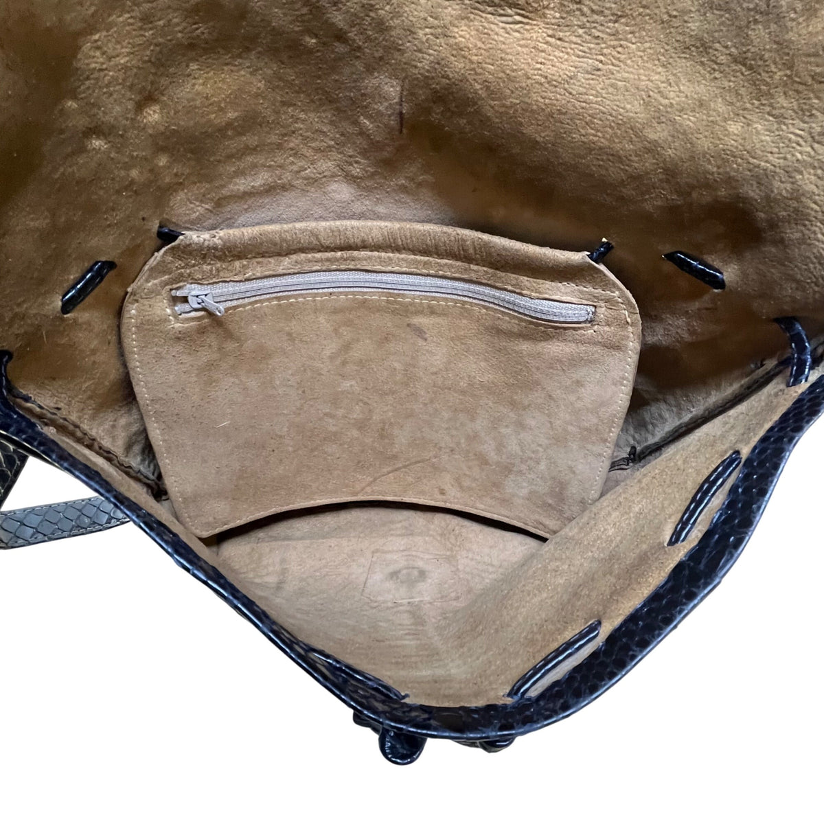 Vintage Womens Black Faux Snake Skin Suede Interior Crossbody Shoulder Bag