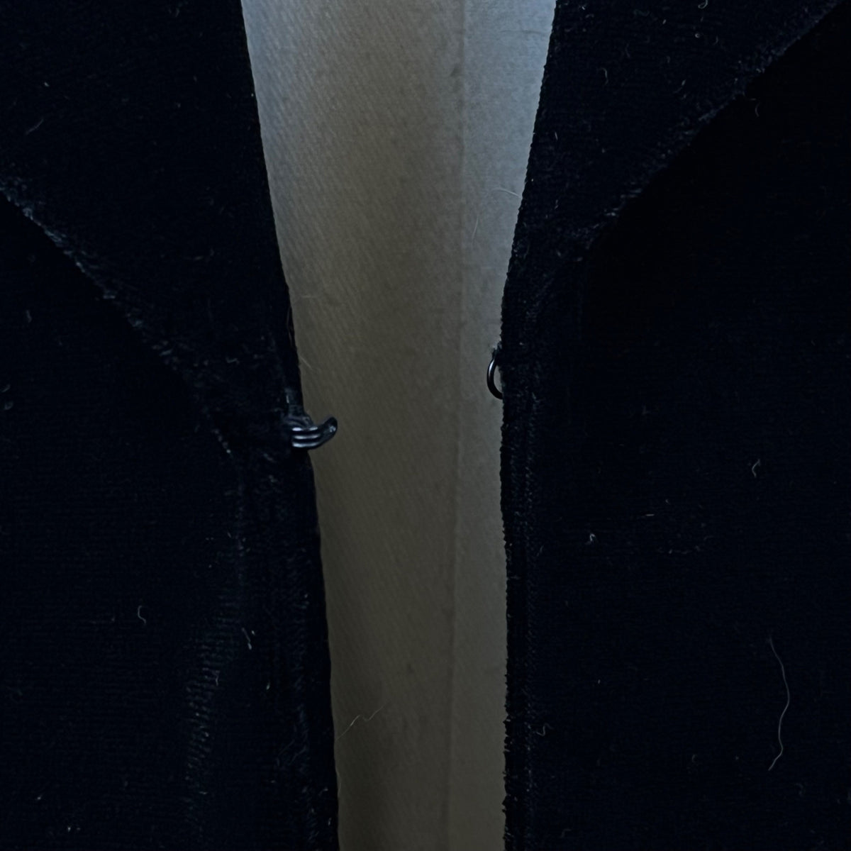 Tahari Arthur S. Levine Women’s Black Velvet Open Front Blazer Jacket Size 8