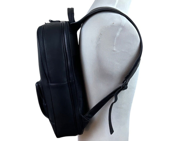 Qualtrics Black Waterproof Front Pocket & Adjustable Straps Travel Backpack Sz L