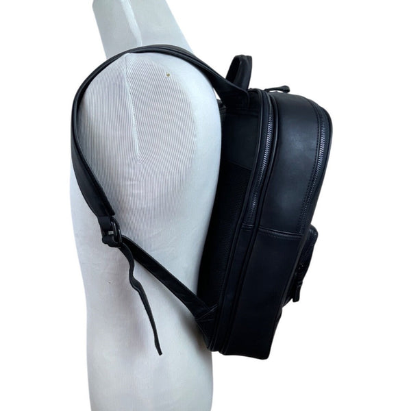 Qualtrics Black Waterproof Front Pocket & Adjustable Straps Travel Backpack Sz L