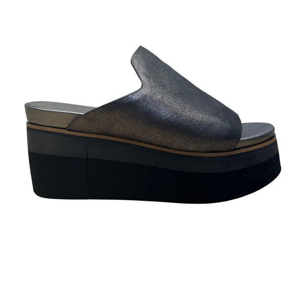 Naked Feet Women’s Metallic Black Leather Upper Flow Platform Sandals Size 8M