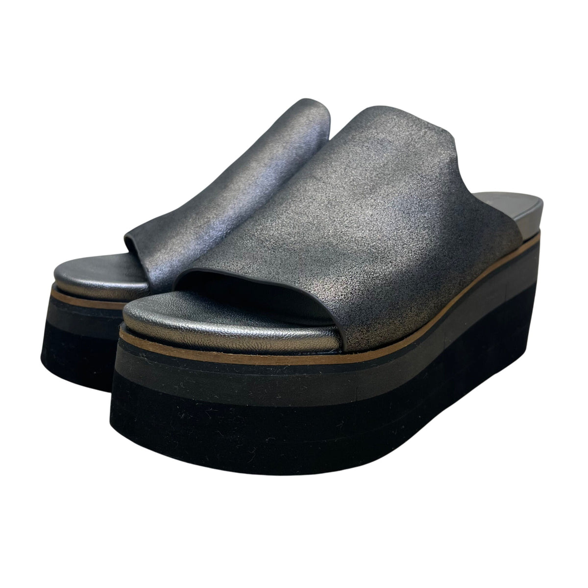 Naked Feet Women’s Metallic Black Leather Upper Flow Platform Sandals Size 8M