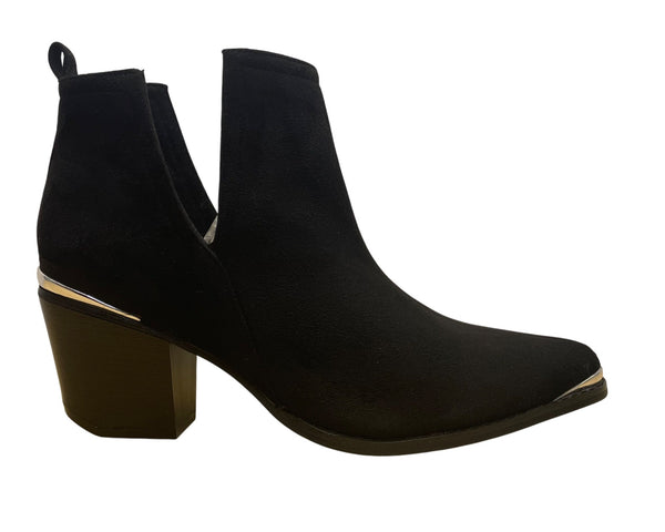 Journee Collection Women’s Black Faux Suede Wide Width Ankle Booties Size 12