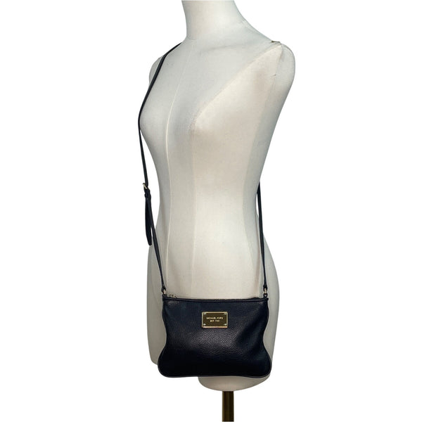 Michael Kors Black Jet Set Crossbody Bag With Gold-Tone Logo Plate Sz S