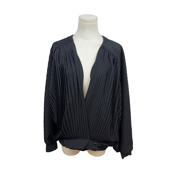 Cattiva By Mava Jornot Black Pleated Blouse With Textured Sleeves Sz 14
